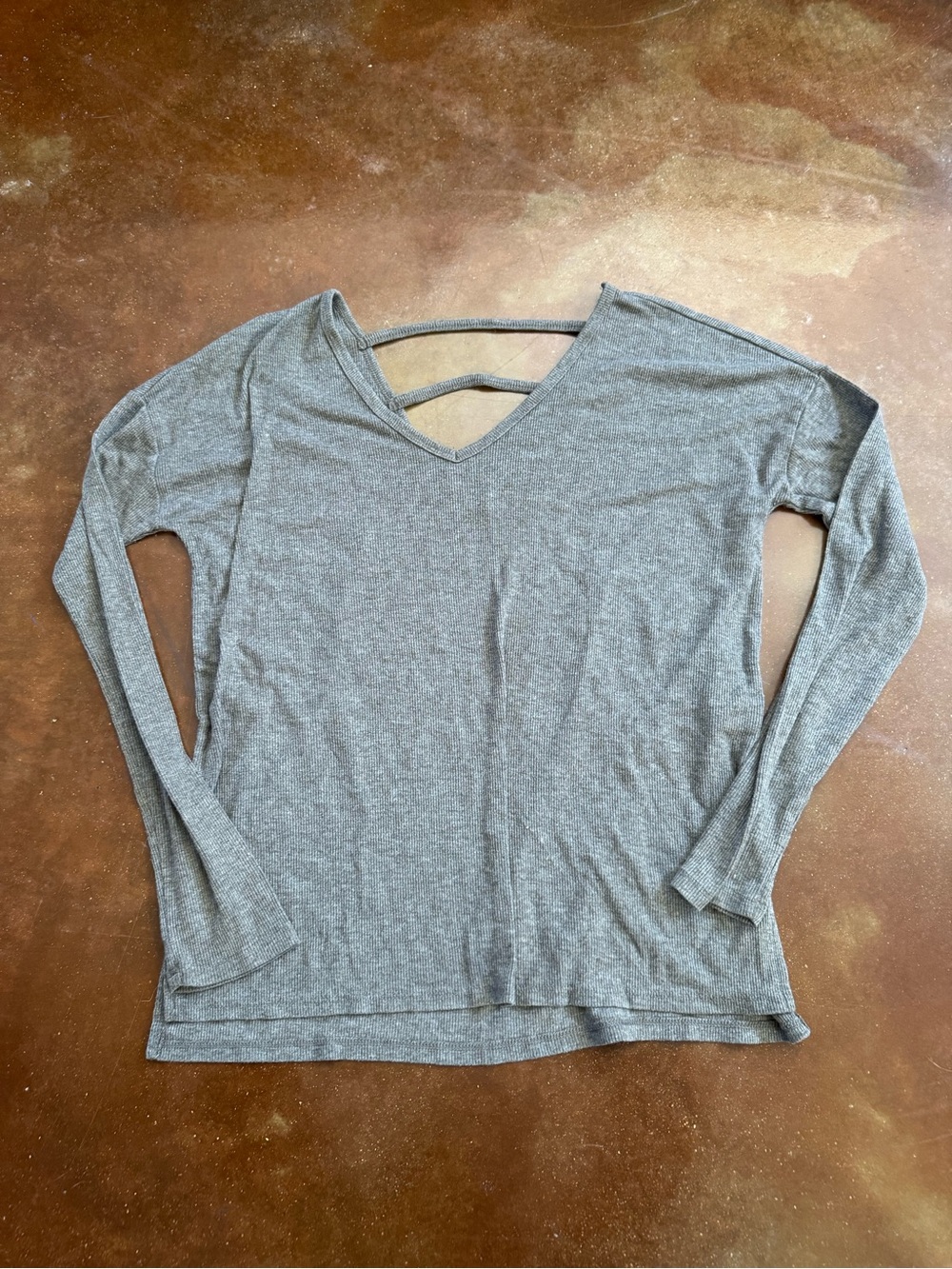Women's Green V-Neck Long-Sleeve Top with Strappy Back Women’s Small